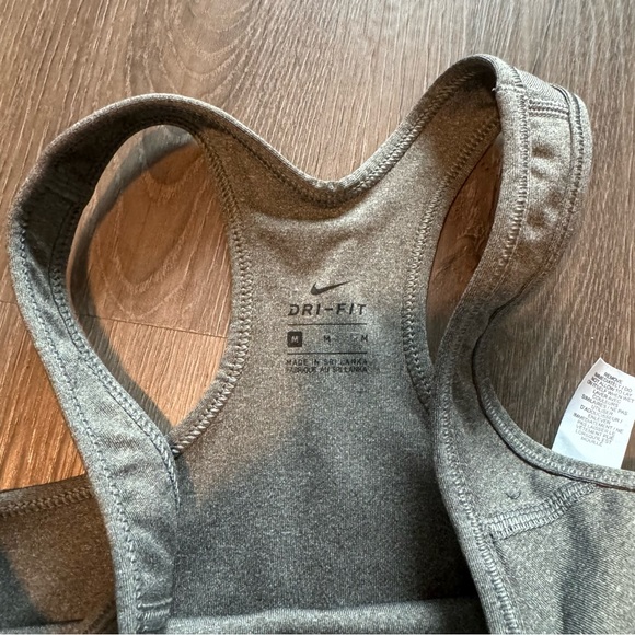 nike sports bra - Picture 2 of 2